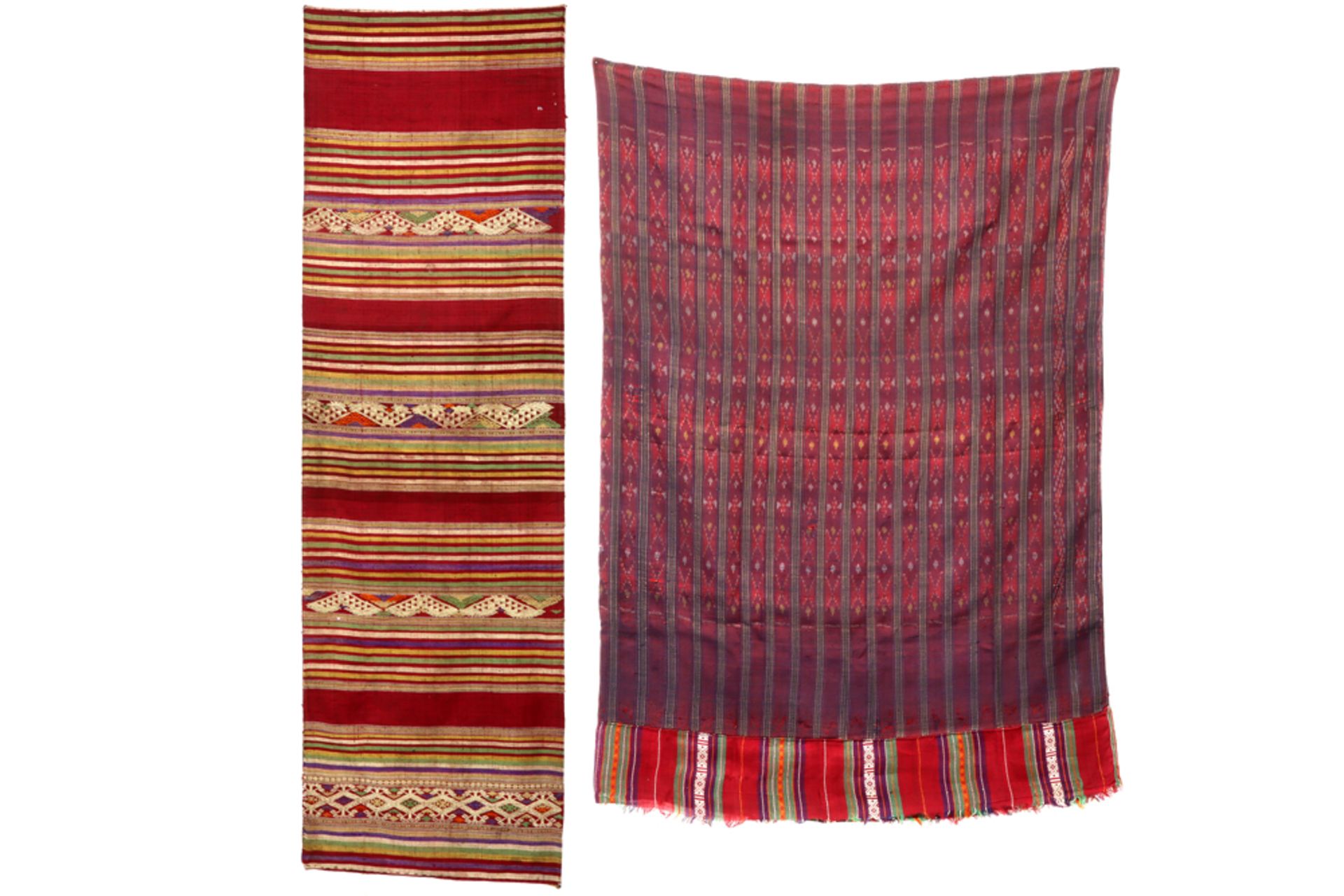 two pieces of ethnic vintage textiles from Laos in hand-woven silk with inlaid fabrics||Twee stuks