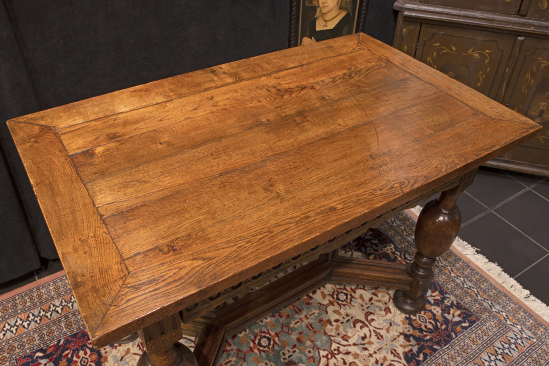 small antique Renaissance style oak table with drawer||Antiek Renaissance betaaltafeltje met lade in - Bild 3 aus 3