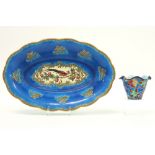 small vase and oval dish in Longwy ceramic||Lot (2) van een vaasje en een ovale schaal (breedte : 35