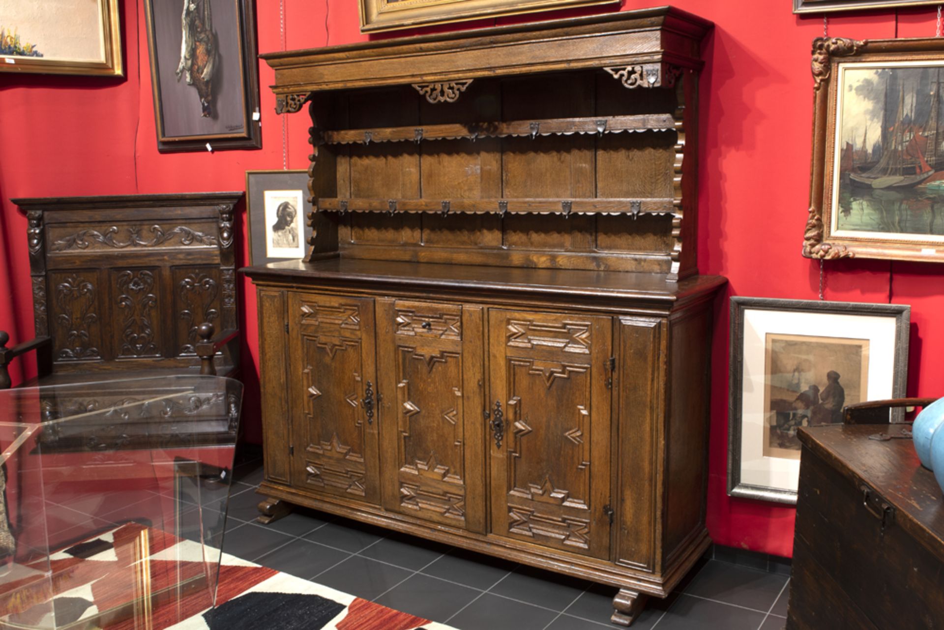 18th Cent. German oak dresser-board with certificate and invoice||Achttiende eeuwse Duitse