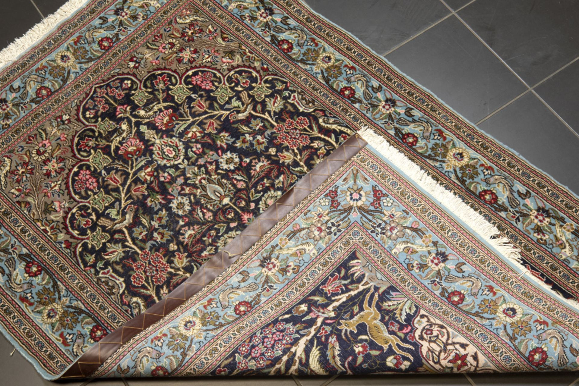 Persian praying rug from Qom in wool ||Perzische Qhoum met een rijk uitgewerkte bidtekening - 167 - Bild 2 aus 2
