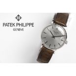 Patek Philippe marked mechanic winding Calatrava wristwatch in white gold (18 carat) with a