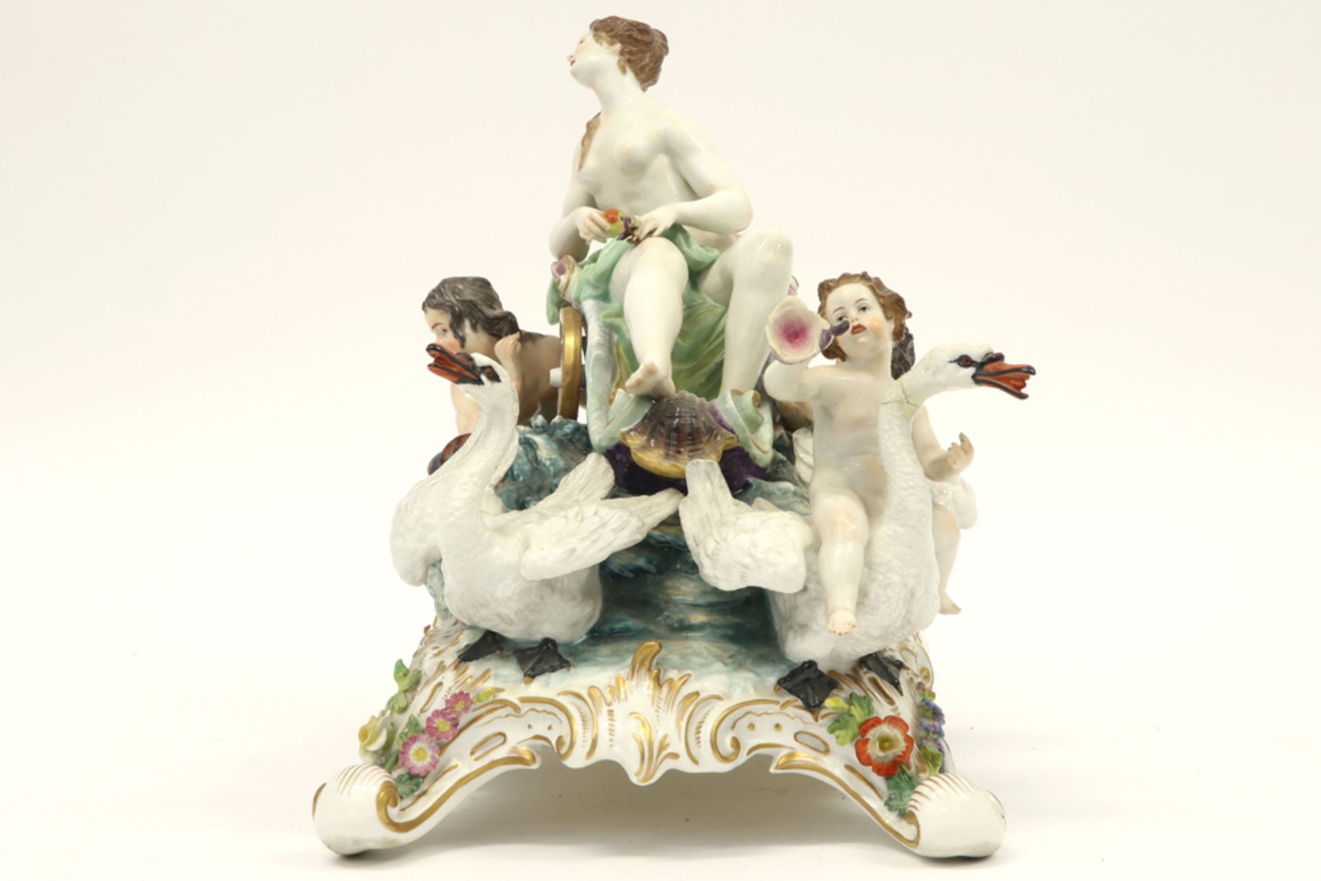 20th Cent. group in Dresden marked porcelain||Groep in porselein gemerkt Dresden met een - Image 3 of 5