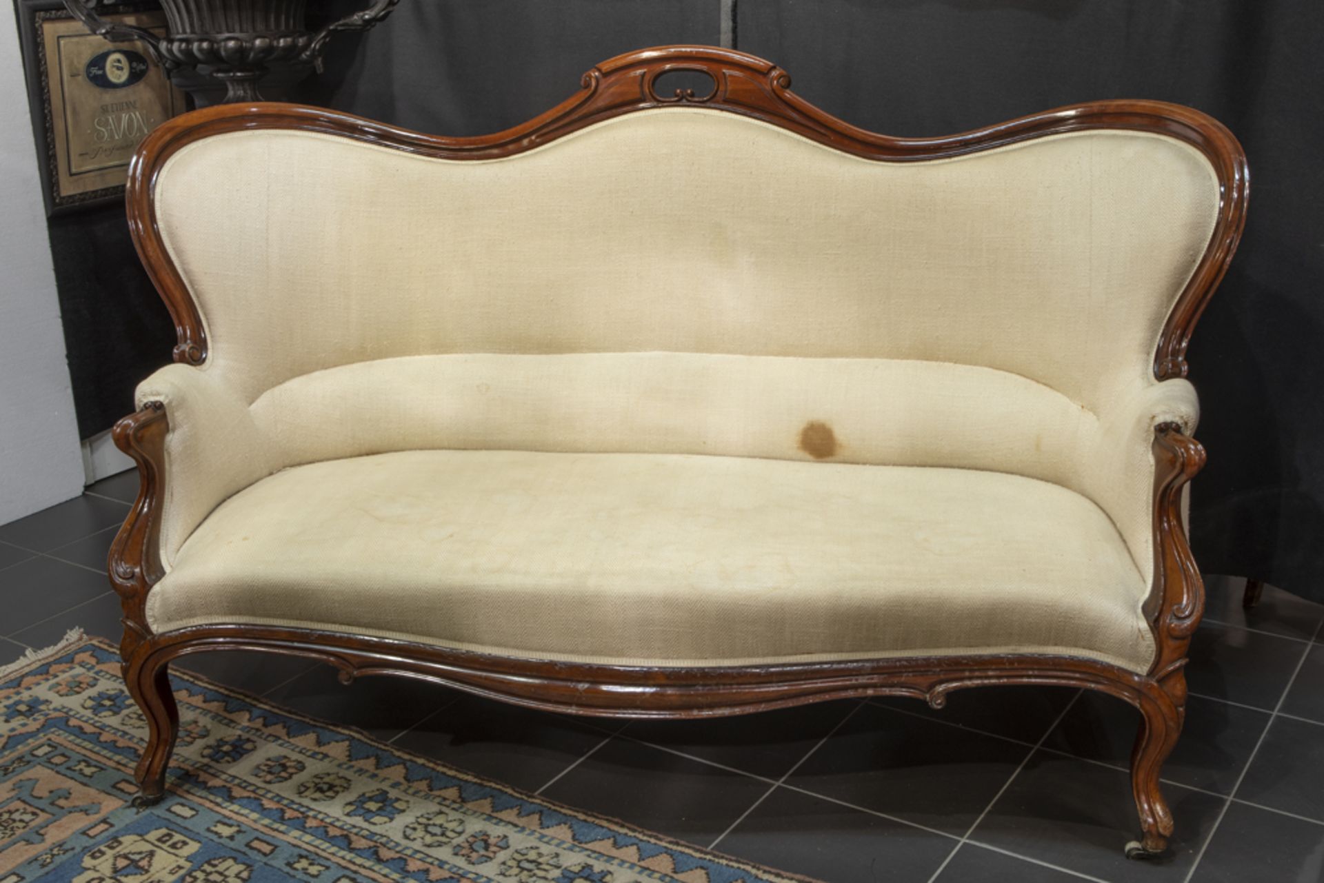 19th Cent. settee in mahogany||Negentiende eeuwse Louis Philippe - canapee in acajou