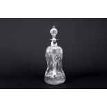 antique English decanter in clear glass with a mounting in marked silver||Antieke Engelse zgn "knijp