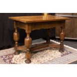 small antique Renaissance style oak table with drawer||Antiek Renaissance betaaltafeltje met lade in