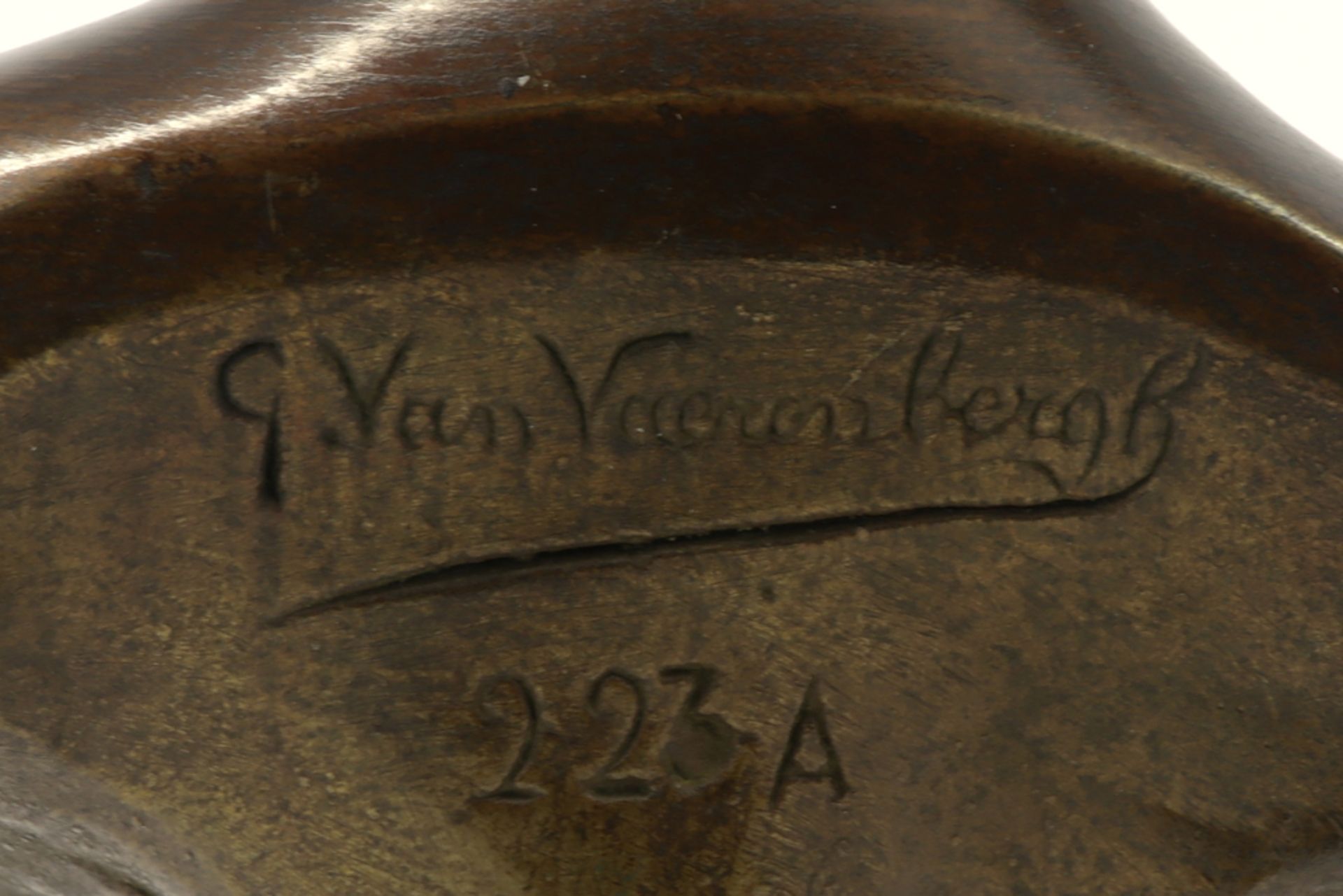 early 20th Cent. galvano-sculpture - signed Gustave Van Vaerenbergh and numbered||VAN VAERENBERGH - Image 4 of 4