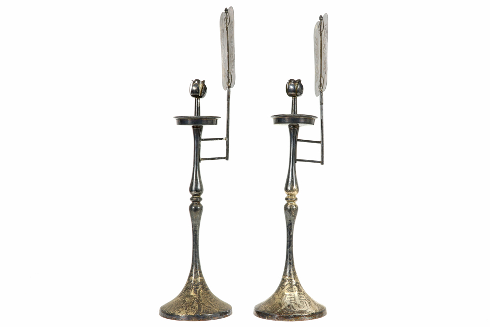 pair of 'antique' oriental (China, Korea ?) silverplated candlesticks, each with a reflecting - Bild 2 aus 2