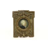 18th Cent. round miniature with a man's portrait in a gilded wooden Louis XVI style frame||Mooi