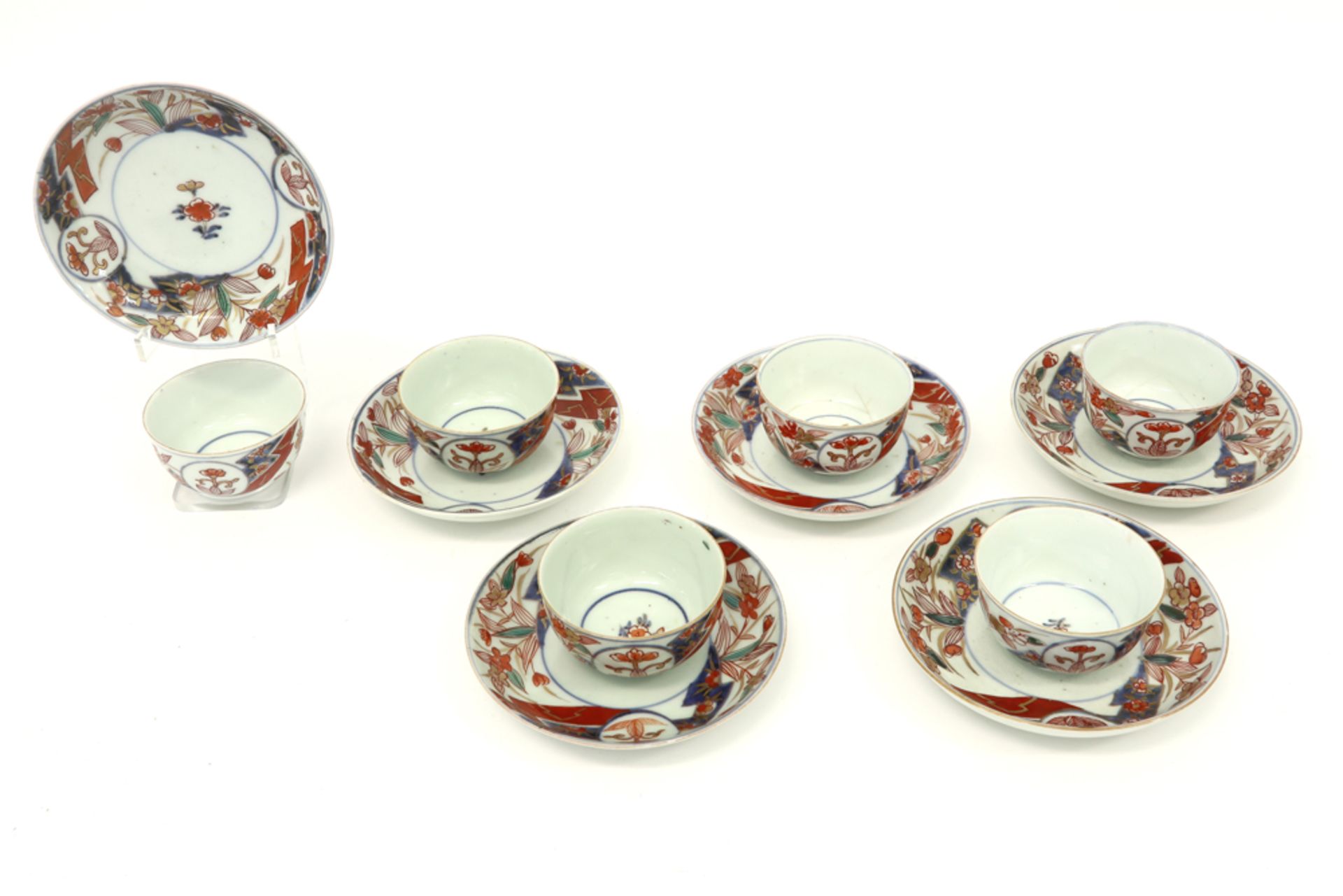 series of six Japanese maybe 18th Cent. sets of cup and saucer in porcelain with Imari decor|| - Image 2 of 3