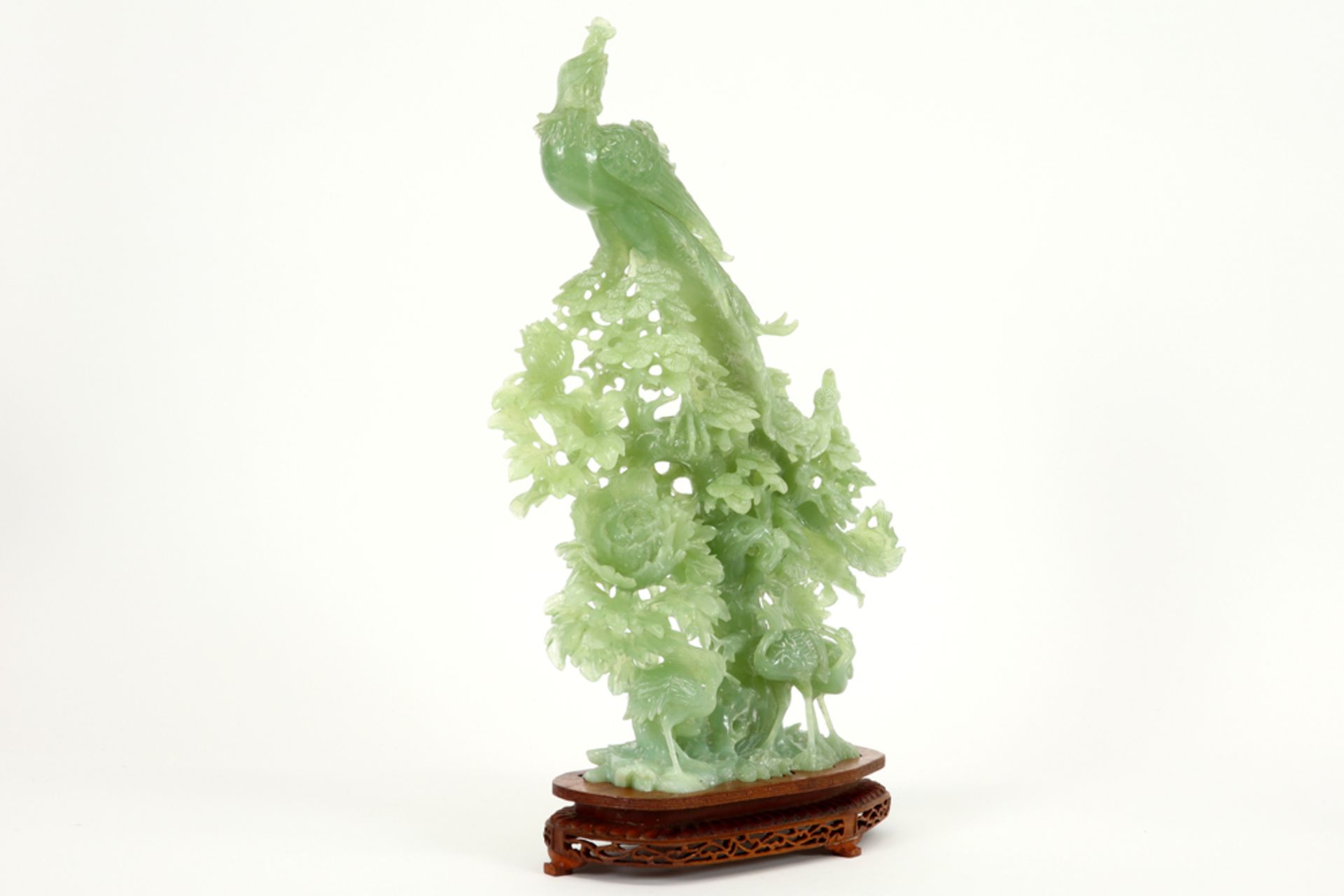 quite big Chinese jade sculpture||Vrij grote (46 cm hoog) Chinese sculptuur in jade : "Vogel op - Bild 2 aus 3