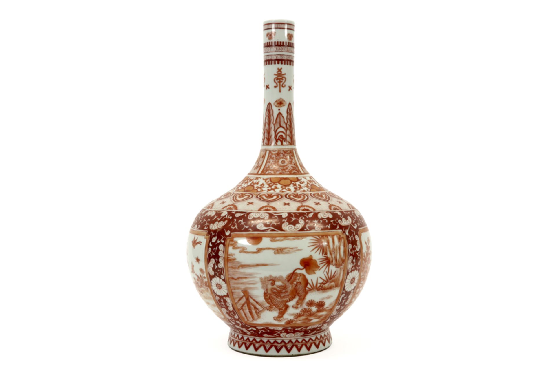 Chinese vase with bottle neck in marked porcelain with a rich decor in sanguine colors including