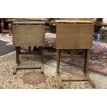 two vintage school desks||Twee vintage schoolbanken