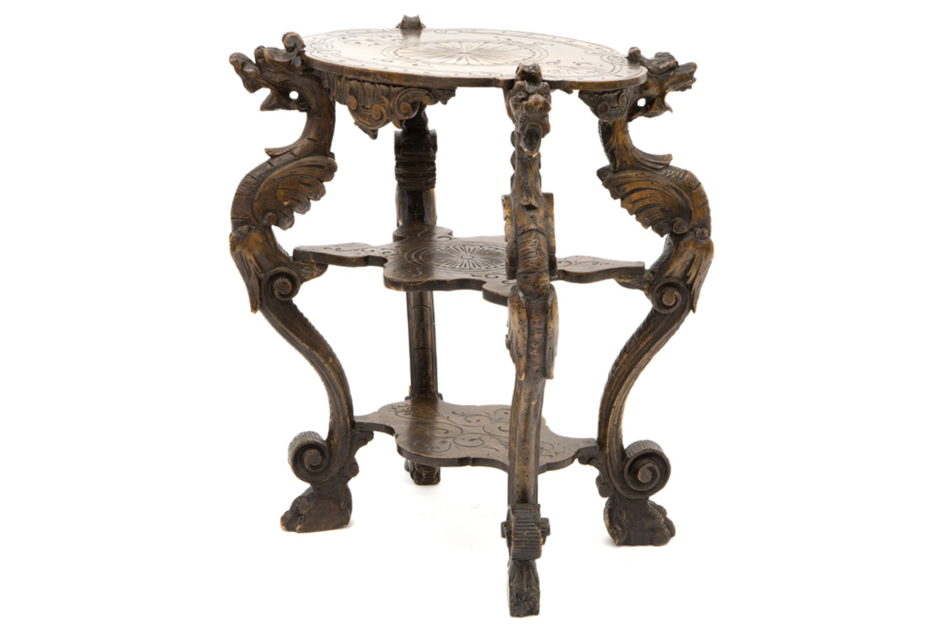 small antique occasional table in walnut with four sculpted dragon shaped legs||Antieke - Image 2 of 3