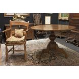 19th Cent. table in walnut and a ship's chair||Lot (2) van een negentiende eeuwse tafel in
