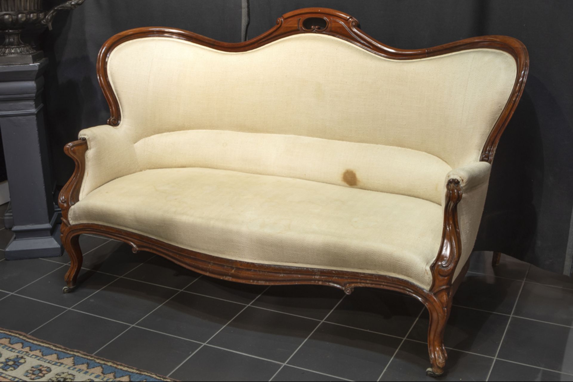19th Cent. settee in mahogany||Negentiende eeuwse Louis Philippe - canapee in acajou - Image 2 of 2