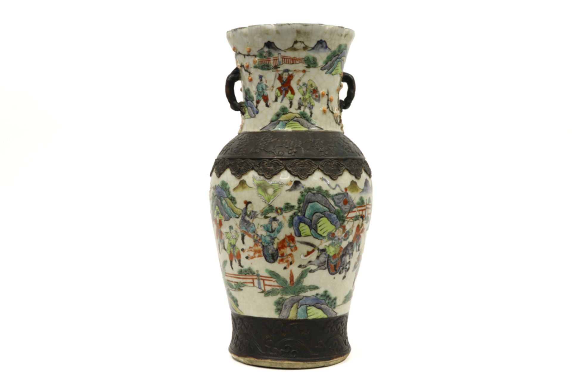 19th Cent. Chinese vase in marked porcelain with a polychrome decor with figures||Negentiende eeuwse - Bild 3 aus 7