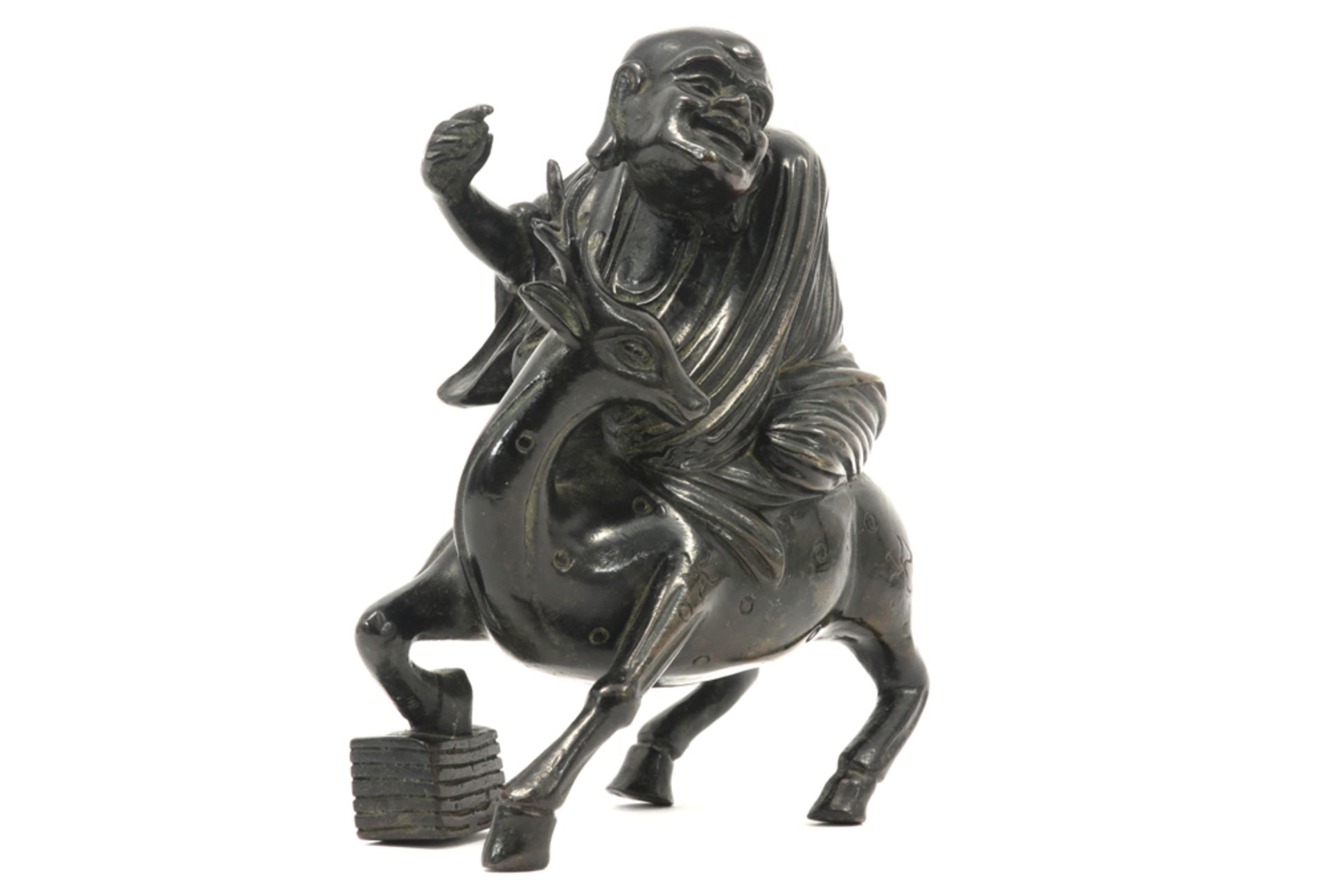 antique Chinese sculpture in bronze with a man sitting on a deer||Antieke Chinese sculptuur in brons - Image 2 of 3