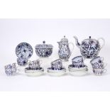 antique coffeeset (27 pcs) in marked porcelain||Antiek 27-delig koffieservies in gemerkt porselein