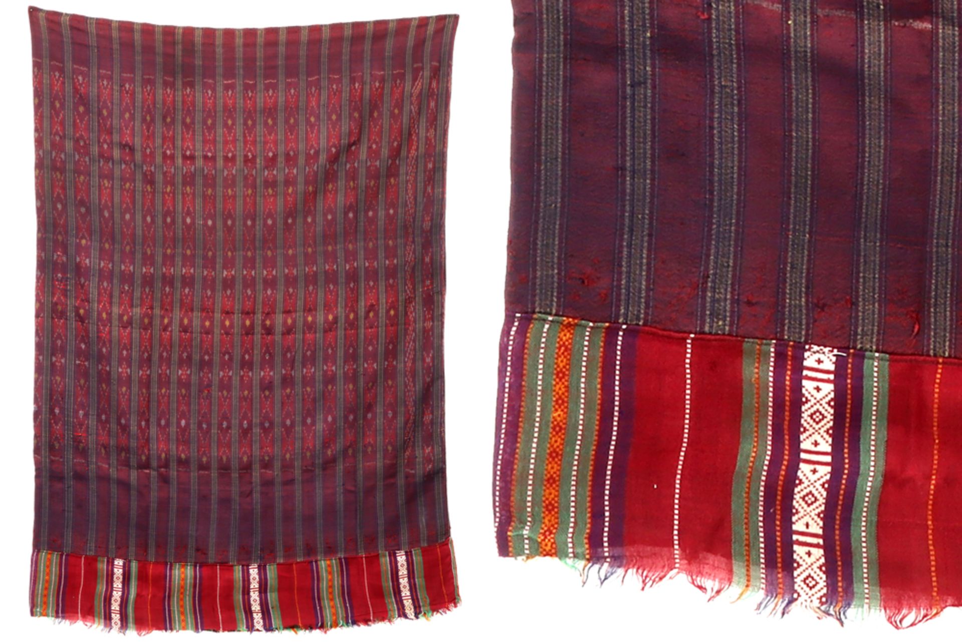 two pieces of ethnic vintage textiles from Laos in hand-woven silk with inlaid fabrics||Twee stuks - Image 3 of 3