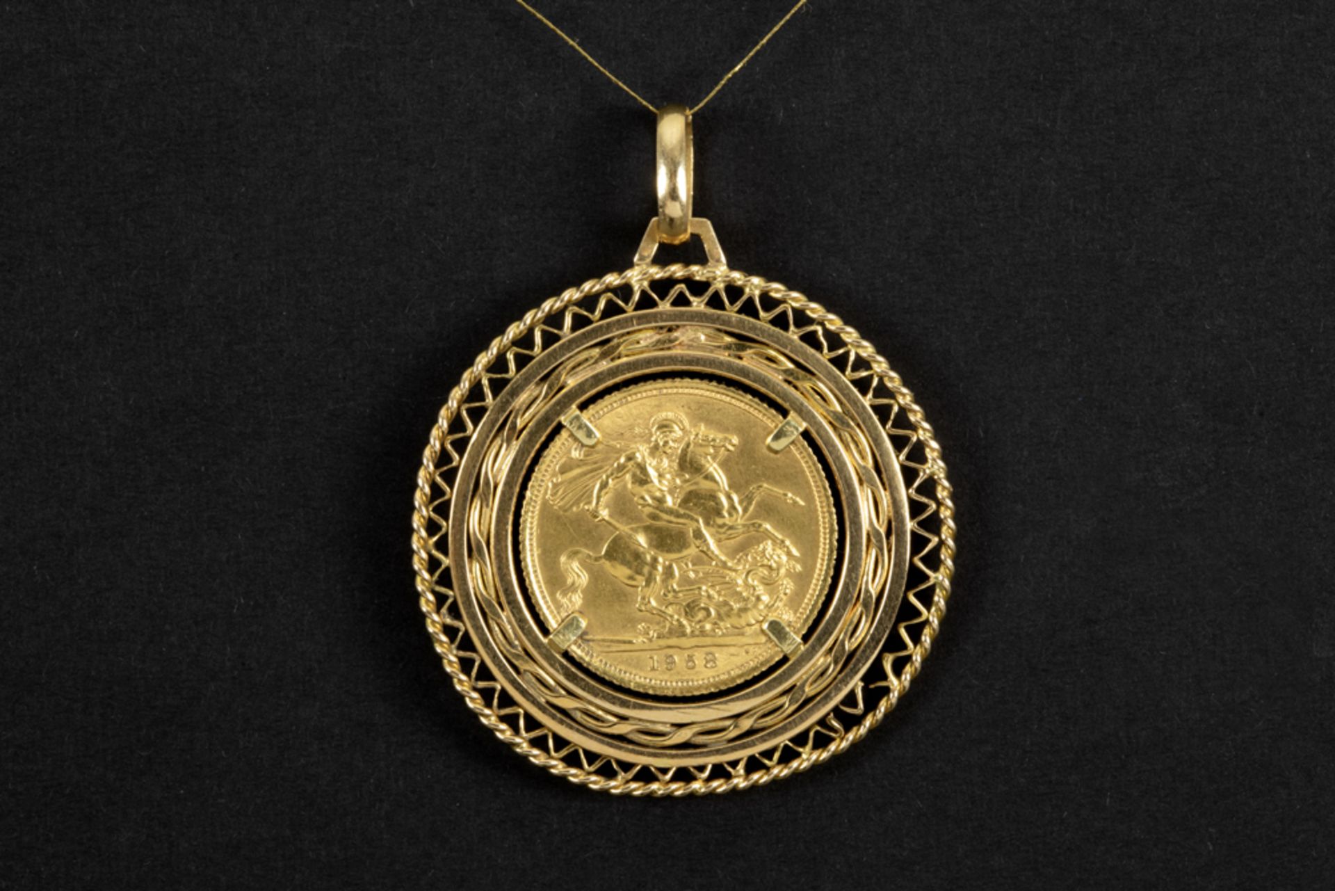 golden "Elisabeth II" coin dd 1958 set in a pendant in yellow gold (18 carat) - Image 2 of 2