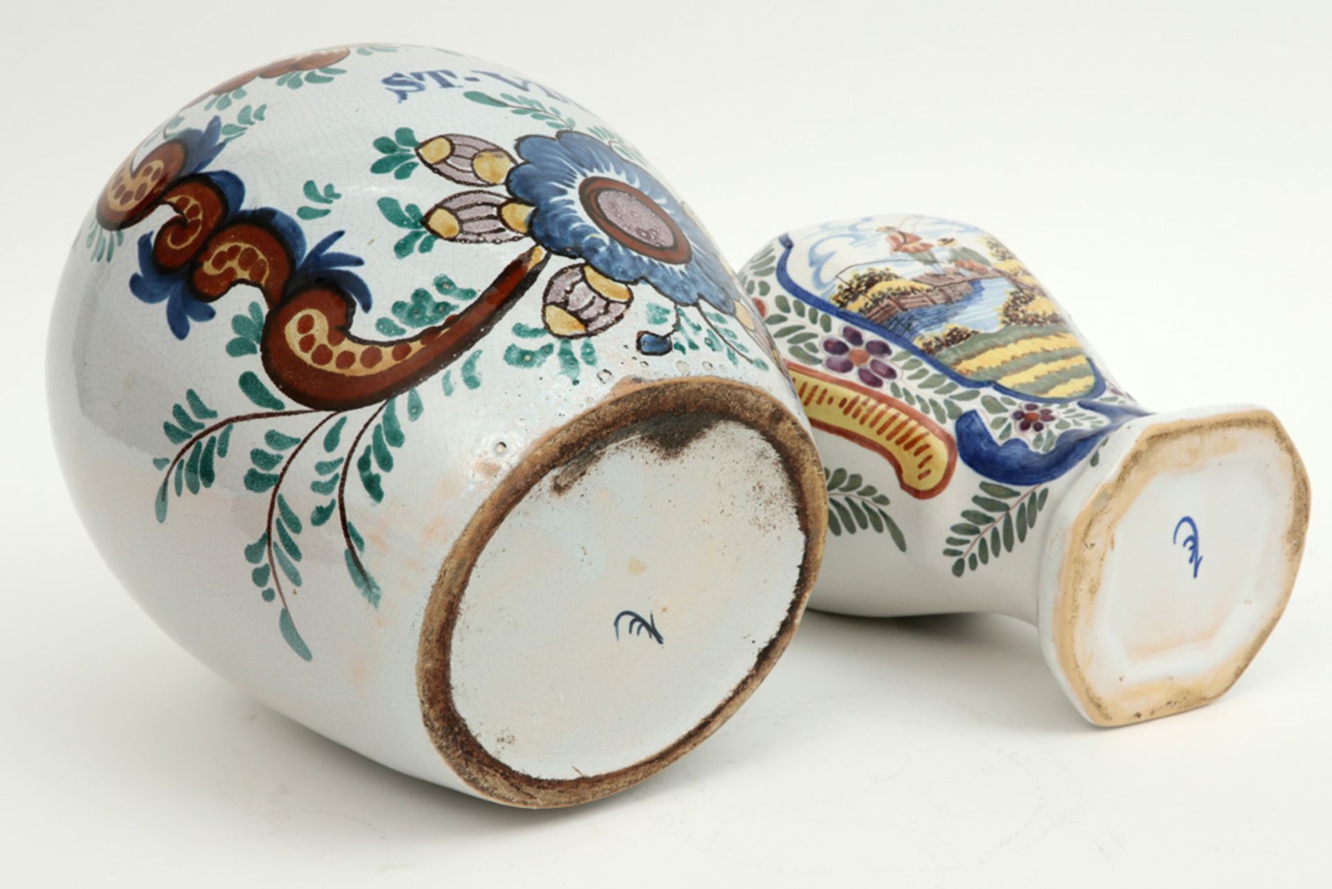 vase and tobacco jar in marked ceramic from Delft with a polychrome decor - Image 4 of 5