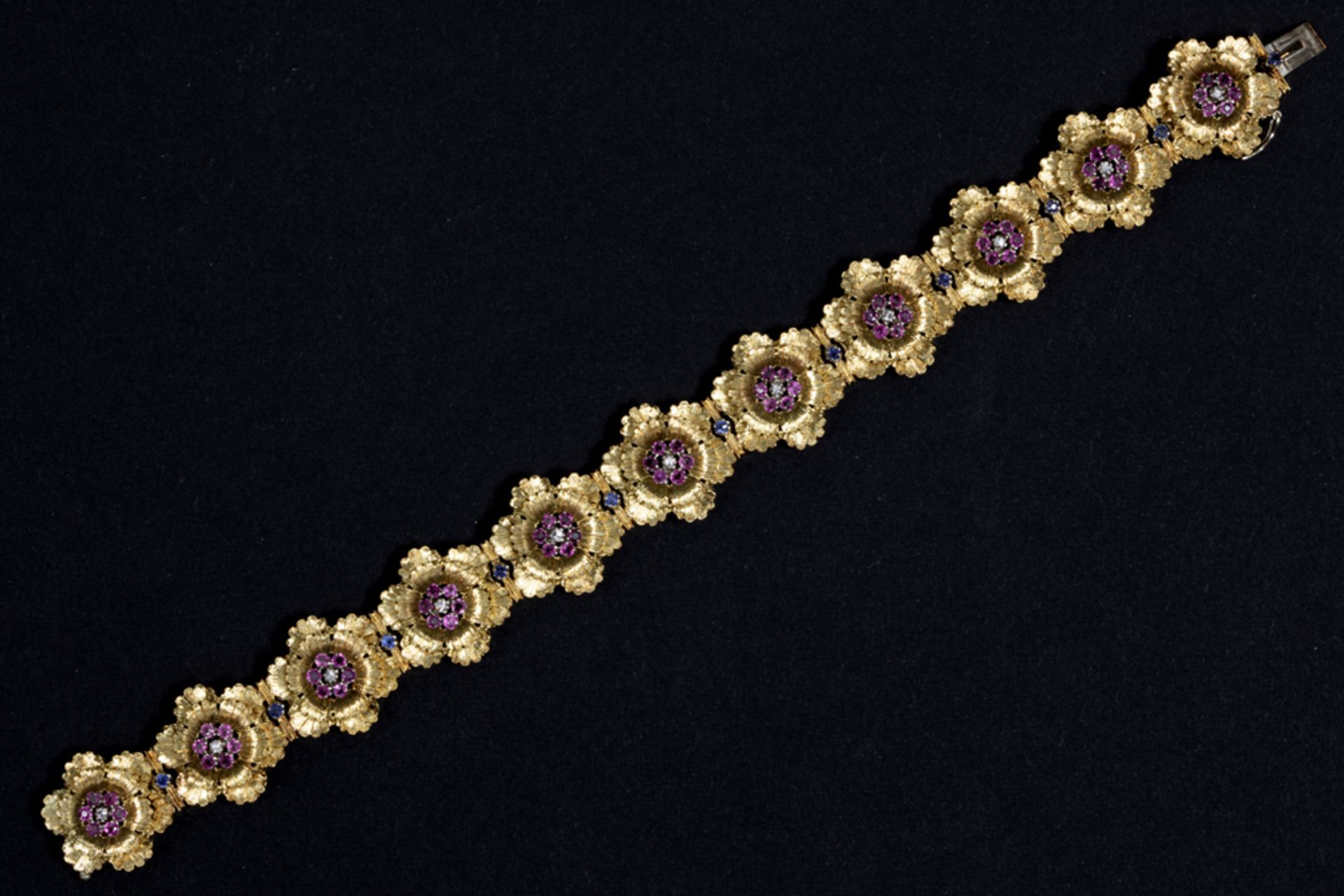 vintage bracelet in yellow gold (18 carat) with blue and pink sapphires and with diamonds