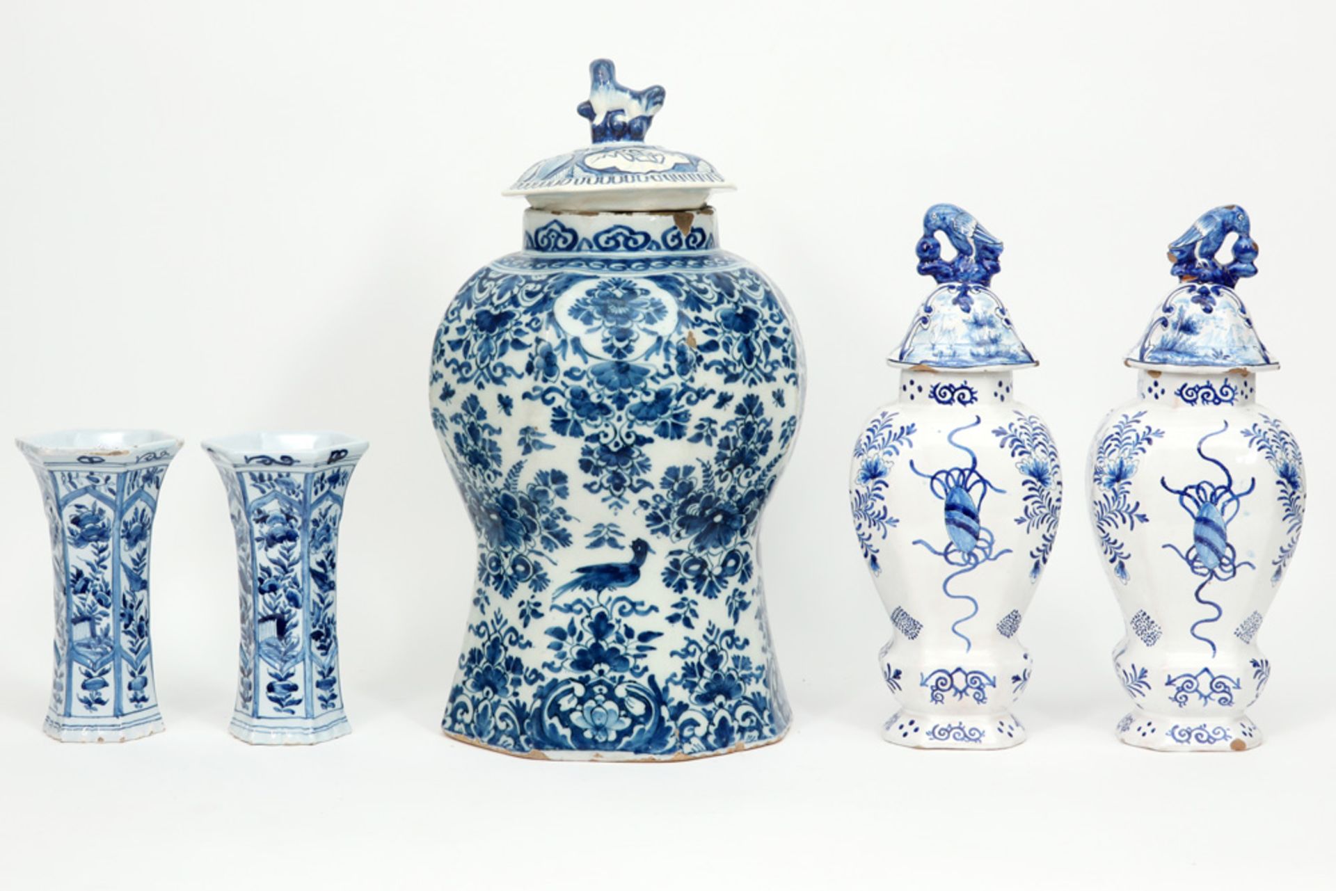 5 antique pieces of ceramic from Delft with a blue-white decor - Image 2 of 2