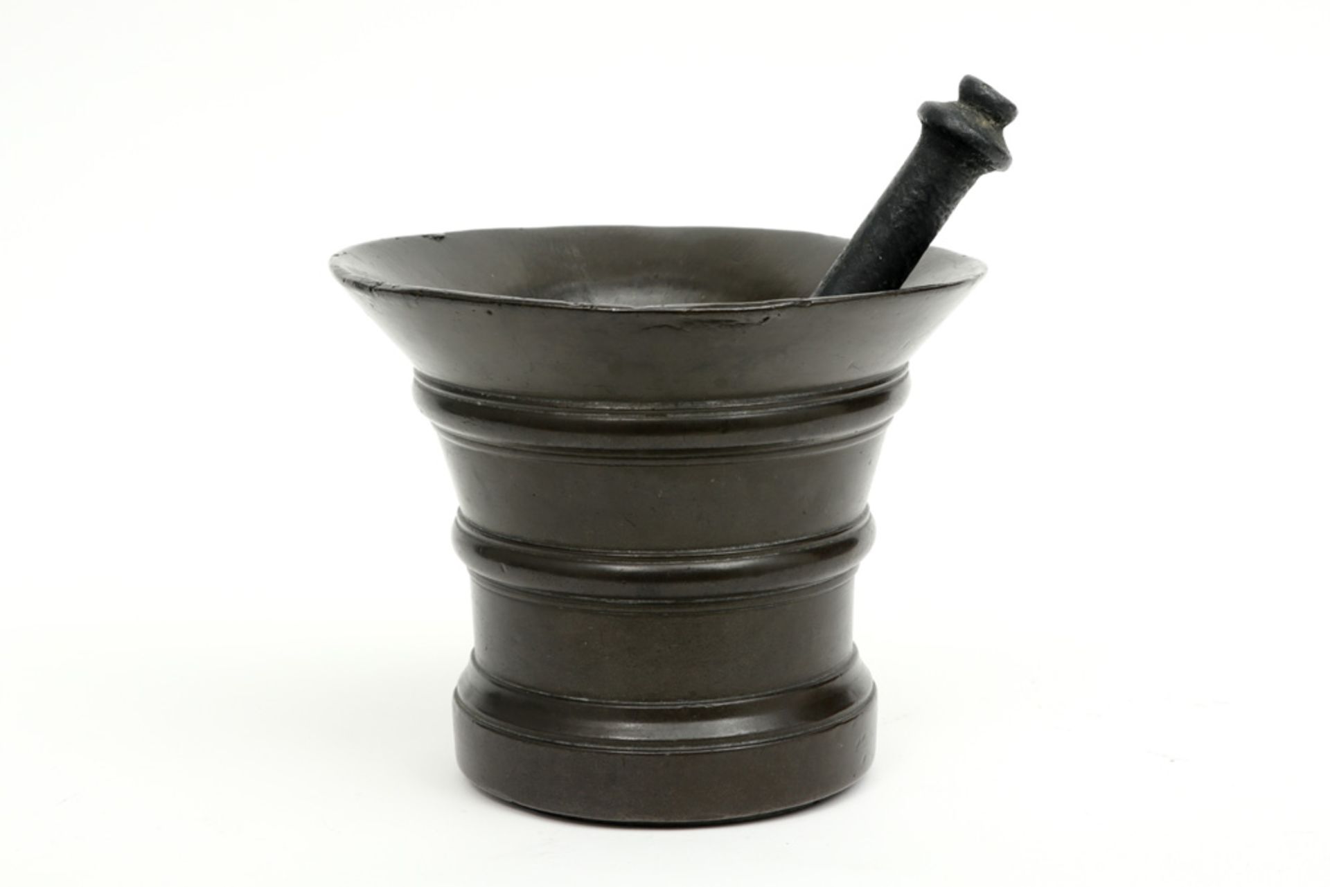 17th/18th Cent. mortar (with its pestle) in bronze with a nice patina