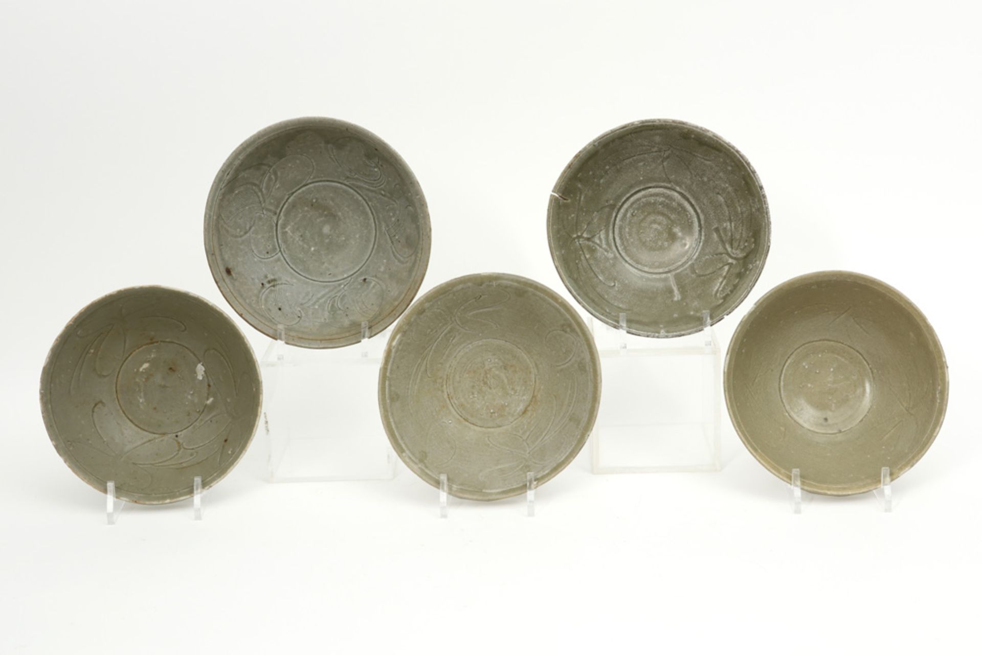 series of five Chinese Song period bowls in earthenware with grey celadon glaze prov : the shipwreck - Image 2 of 4