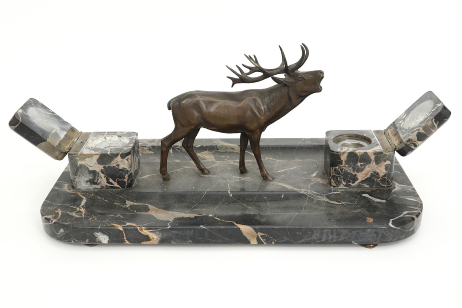 Art Deco desk garniture in marble with two inkwells and with a metal "deer" sculpture - Image 2 of 2