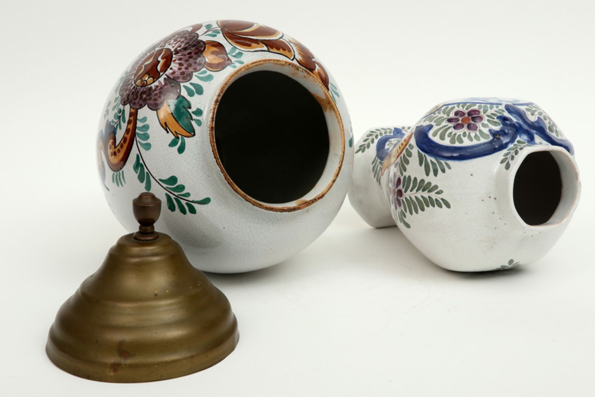 vase and tobacco jar in marked ceramic from Delft with a polychrome decor - Image 3 of 5