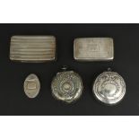 five antique snuff boxes in marked silver
