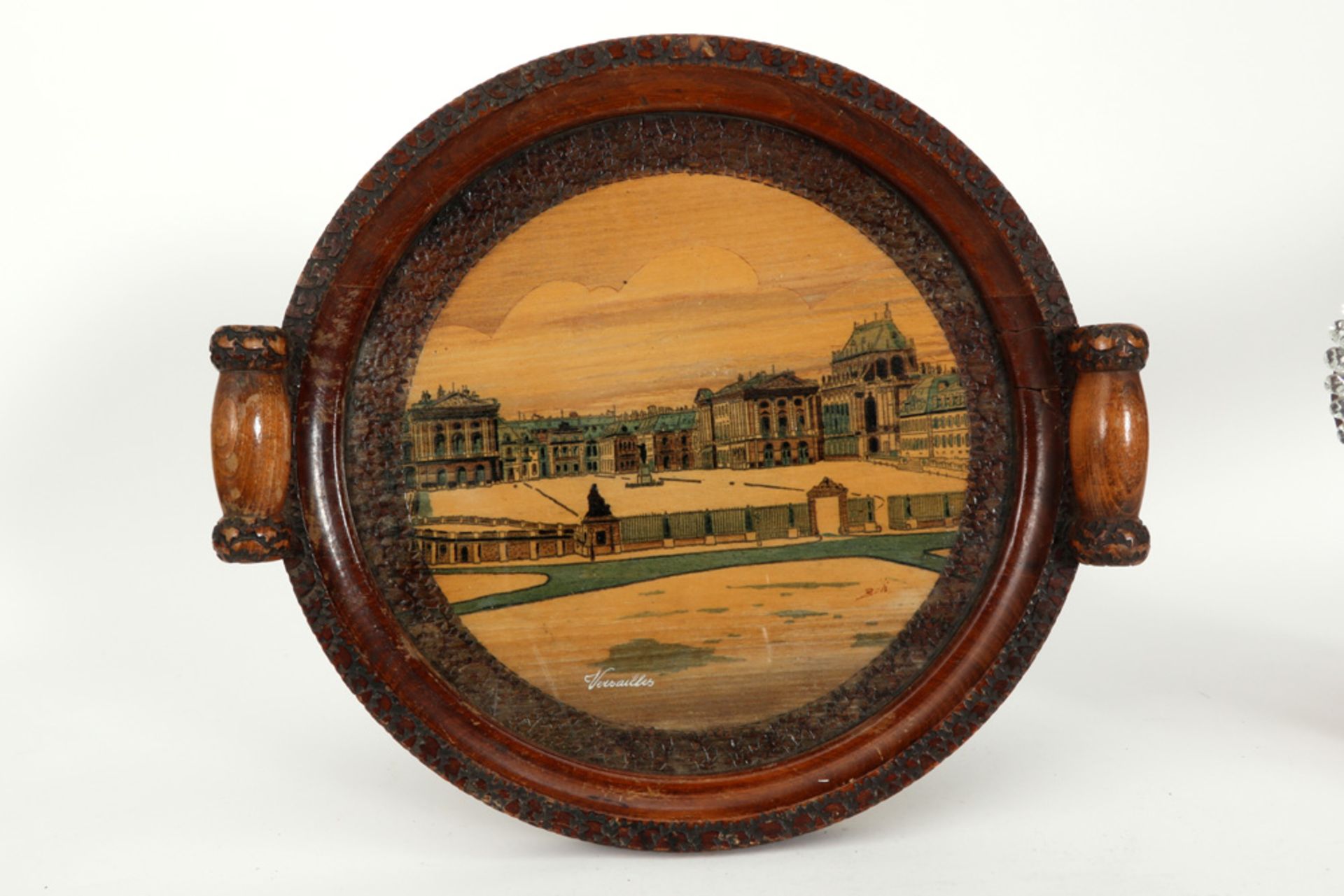 lot with a mirror with Murano glass frame and a round wooden tray with a depiction of Versailles, si - Image 2 of 3