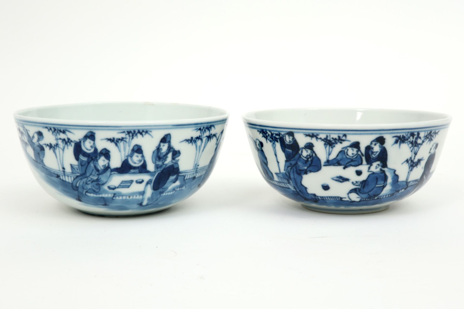 pair of Chinese (export) bowls for the Vietnamese market in porcelain with a blue-white decor with f