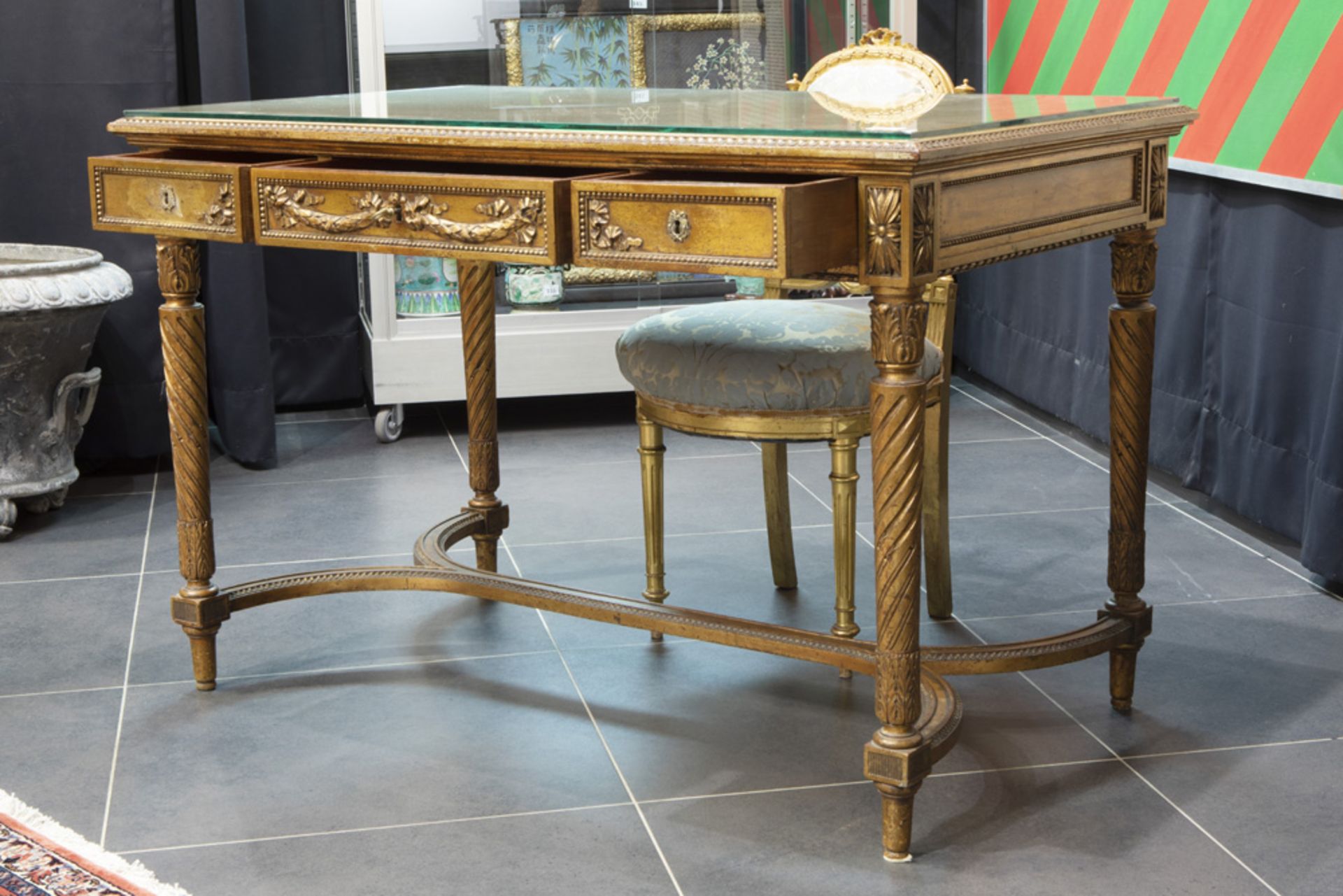 antique neoclassical desk in gilded and sculpted mahogany, sold with an antique gilded chair - Image 2 of 2