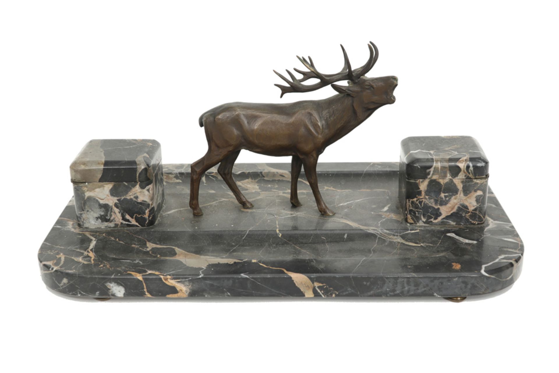 Art Deco desk garniture in marble with two inkwells and with a metal "deer" sculpture