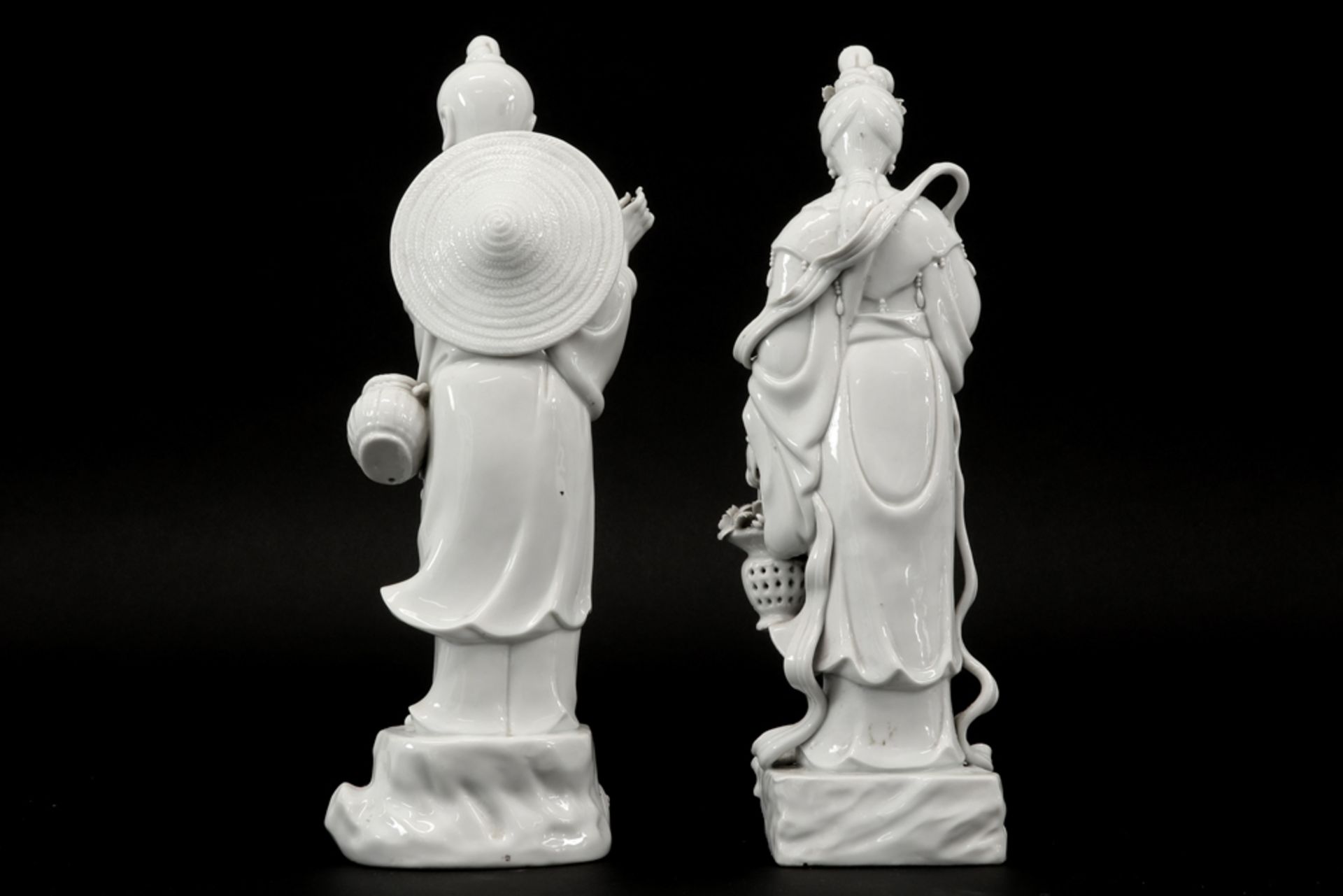 pair of Chinese figures in "blanc de Chine" porcelain ||Paar Chinese figuren in "blac de Chine" - - Image 3 of 3