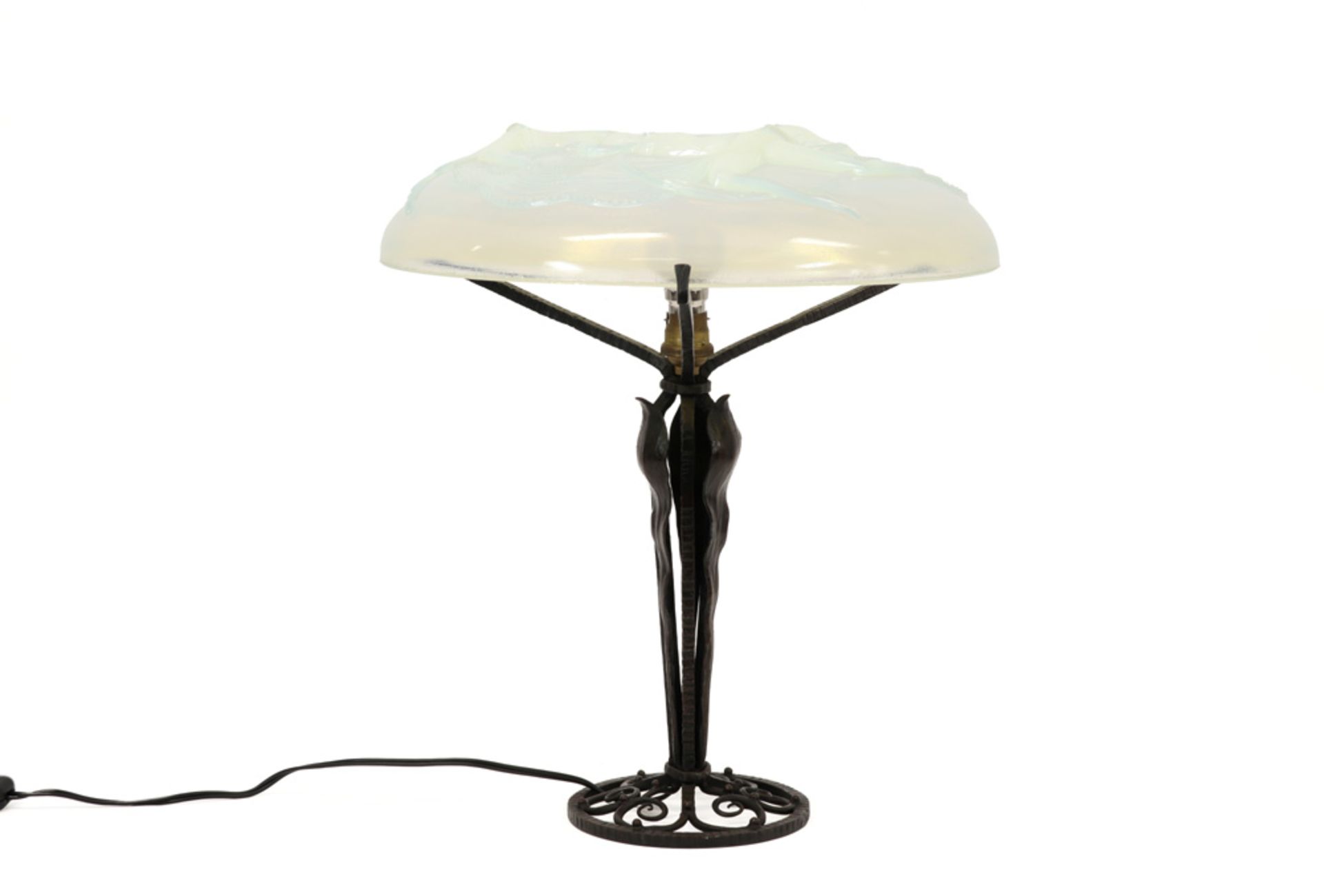 beautiful Art Deco lamp attributed to Sabino with a base in wrought iron and a shade in opalescent - Image 2 of 3