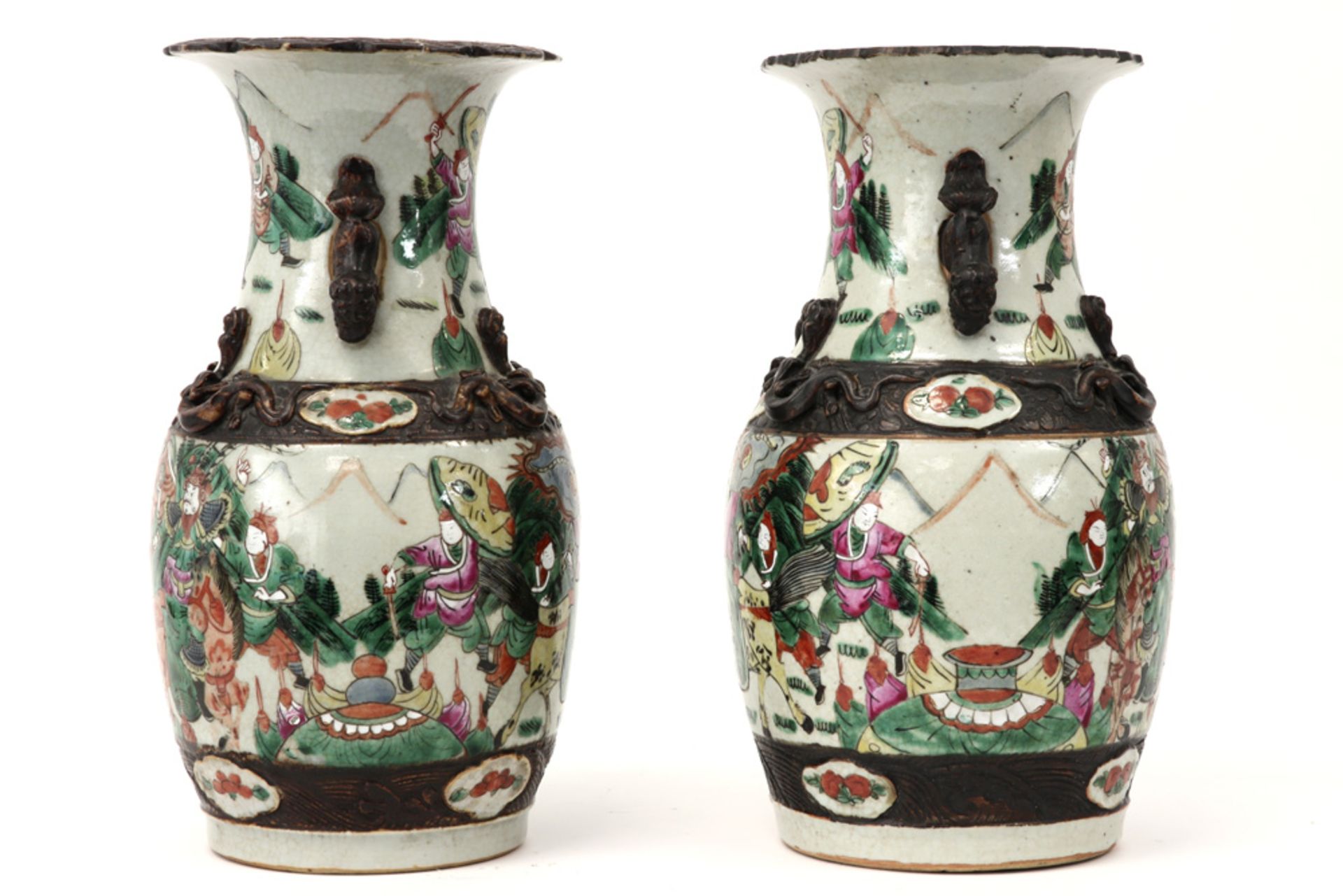 pair of antique Chinese "Nankin" vases in marked porcelain with a typical polychrome warriors' decor - Image 2 of 5