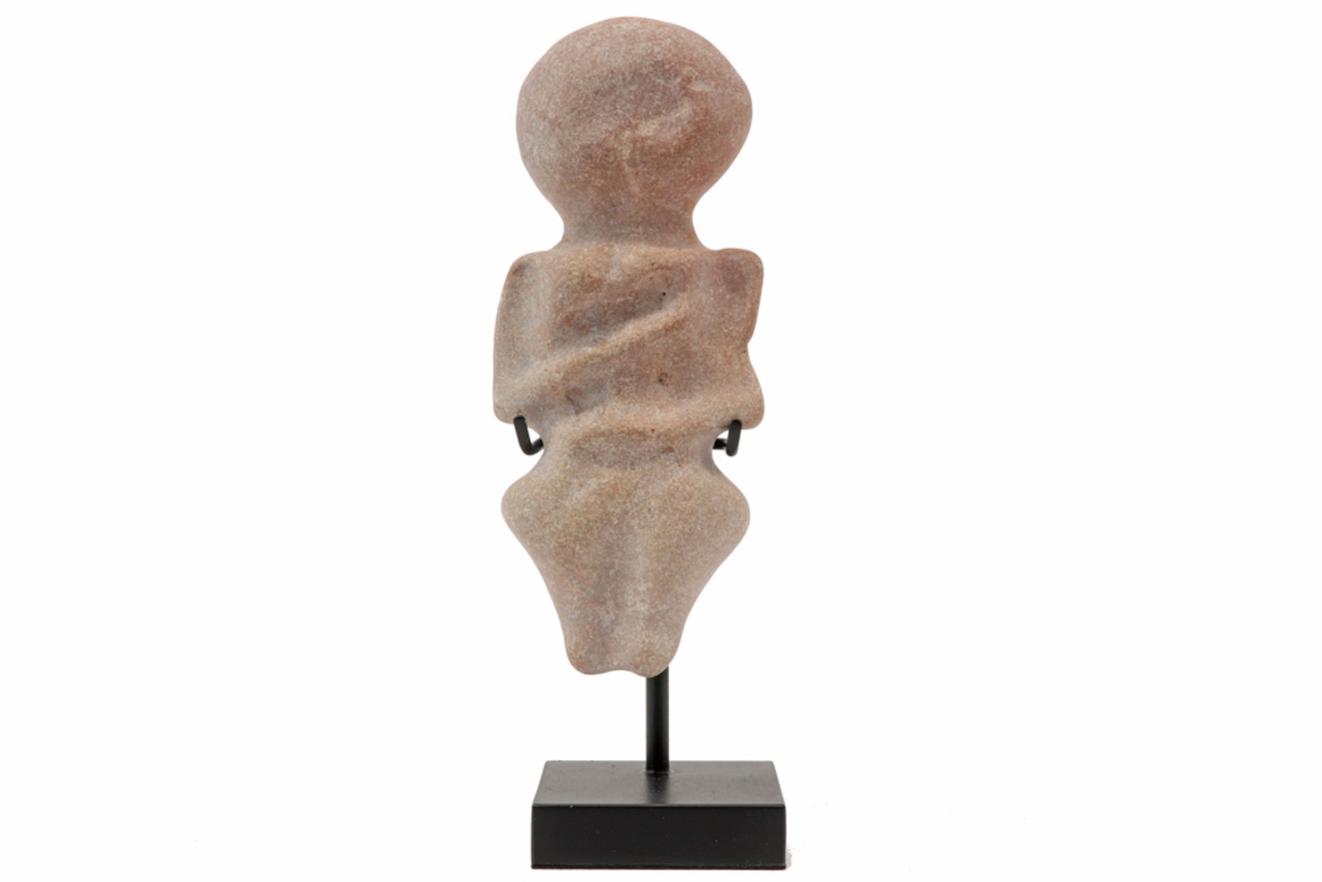 Donau Culture brown stone female fertility idol ||DONAU - CULTUUR vrouwelijk vruchtbaarheidsidool in