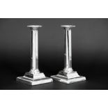 pair of antique candlesticks in marked and "Martin & Hall" signed silver ||MARTIN & HALL mooi paar