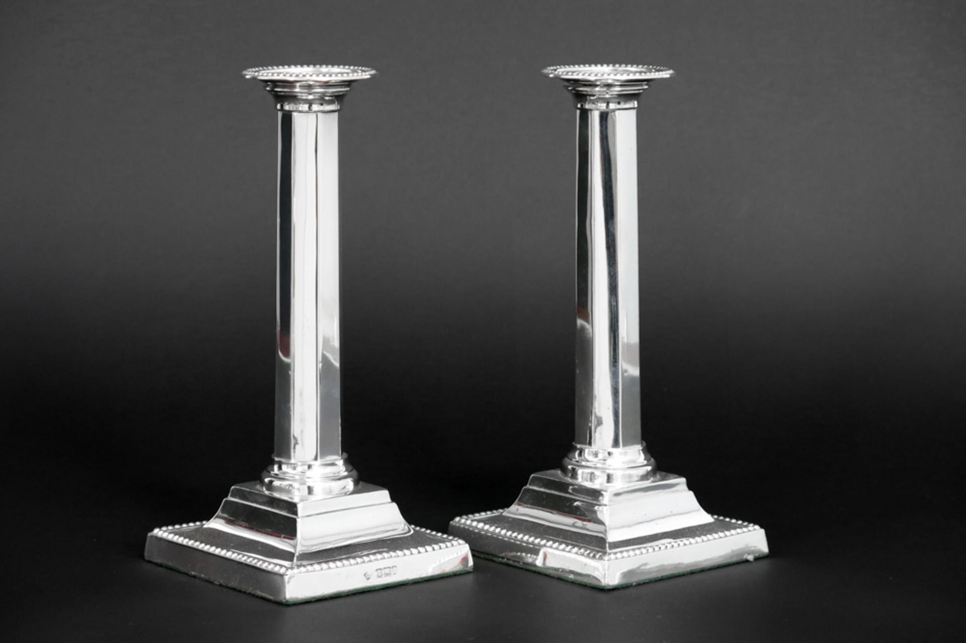pair of antique candlesticks in marked and "Martin & Hall" signed silver ||MARTIN & HALL mooi paar