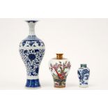 three small Chinese vases in porcelain of which two are marked and two with blue-white decor ||Lot