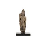 antique Indian stone "Crowned Deity" sculpture ||Antieke Indische sculptuur in steen : "Gekroonde
