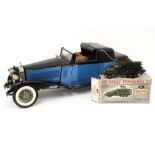 a "Minerva" miniature car and a Dinky Supertoy with its box ||Lot (2) met een "Minerva" -