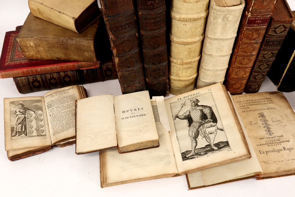 various lot with antique books (16th - 19th Cent.), bound in leather or parchment ||Lot antieke, - Image 2 of 4
