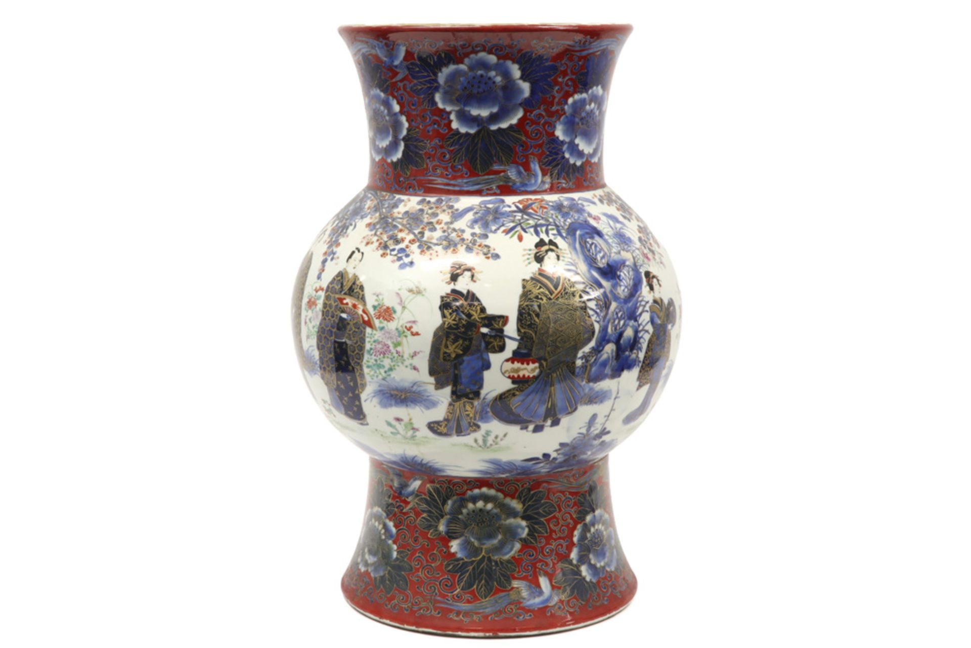 Japanese vase in marked porcelain with an Imari decor with figures ||Japanse vaas in gemerkt - Image 3 of 6