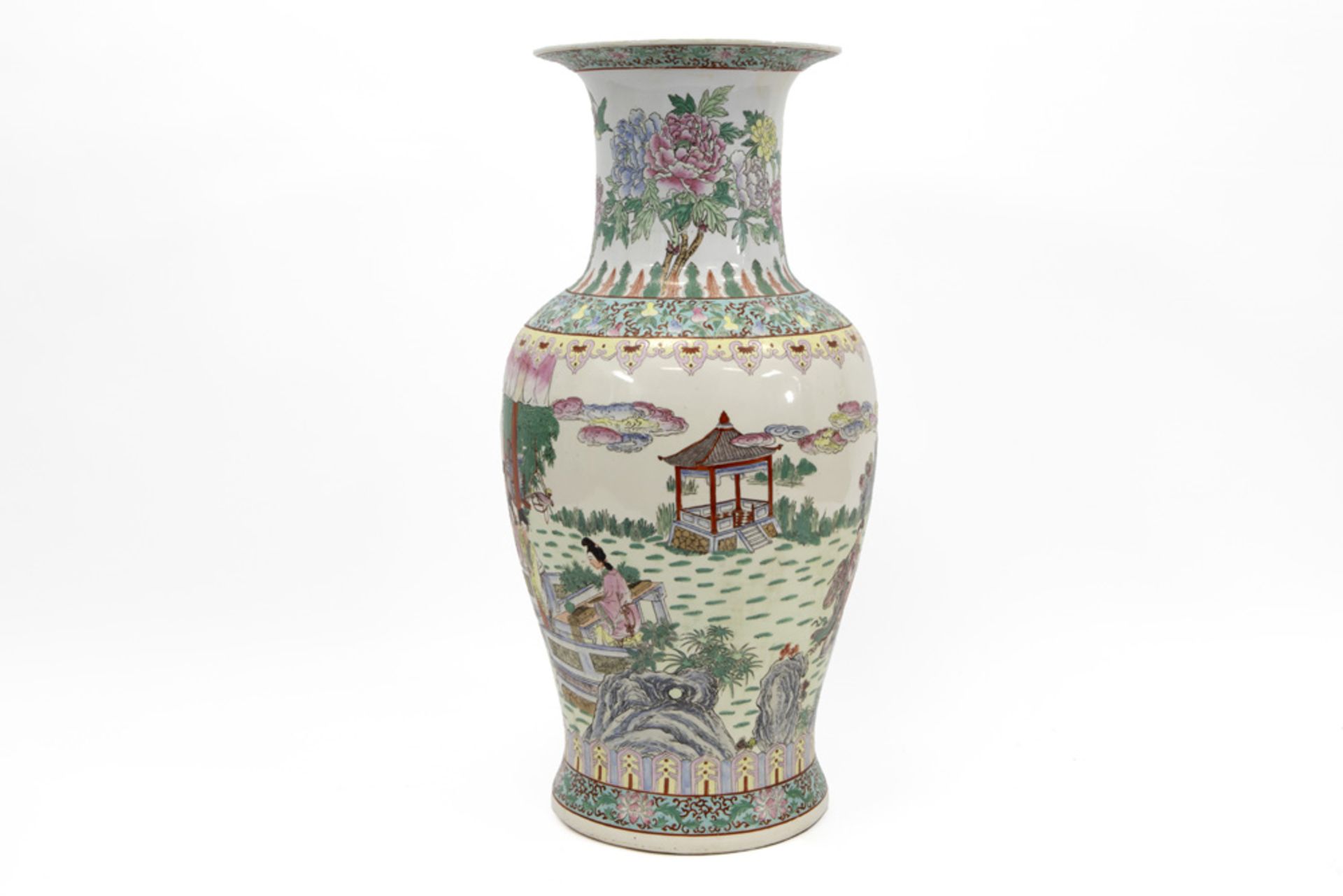 20th Cent. Chinese vase in porcelain with a polychrome decor ||20ste eeuwse Chinese vaas in - Image 3 of 6