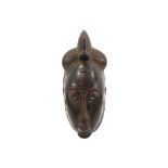 African Ivory Coast Yohouré-Baoule mask ||AFRIKA / IVOORKUST - ca 1950 typisch Yohouré-Baoule masker